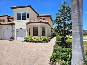 Building Photo - 10042 Crooked Crk Dr