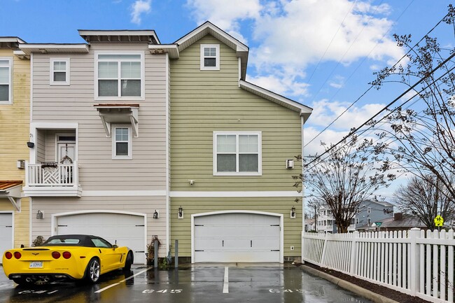 Foto del edificio - Stylish 3-Bedroom Condo in Virginia Beach.