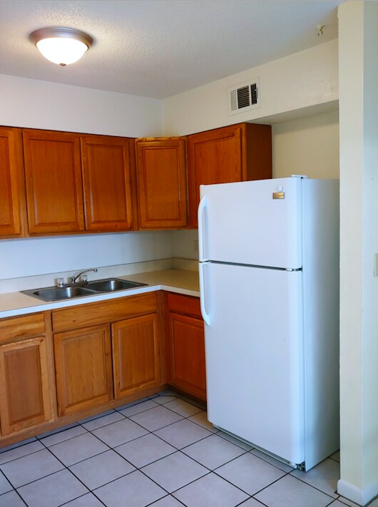 Building Photo - 3877 Herschel St