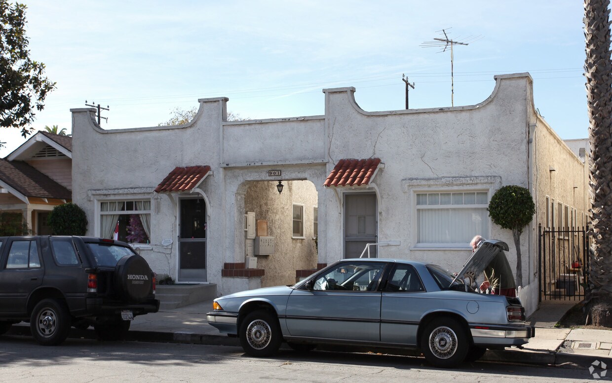 Primary Photo - 901 Coronado Ave