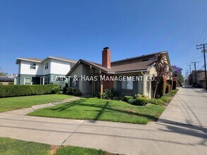 Building Photo - 440 E San Antonio Dr