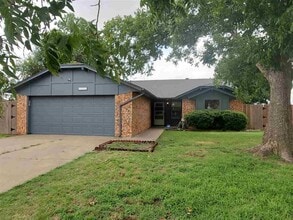 Building Photo - 1702 NW Gray Warr Pl
