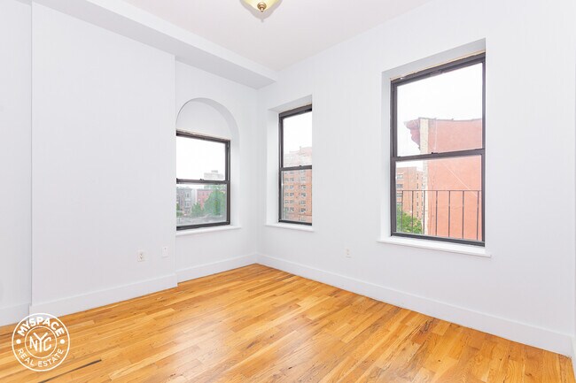 Building Photo - 54 Lewis Ave