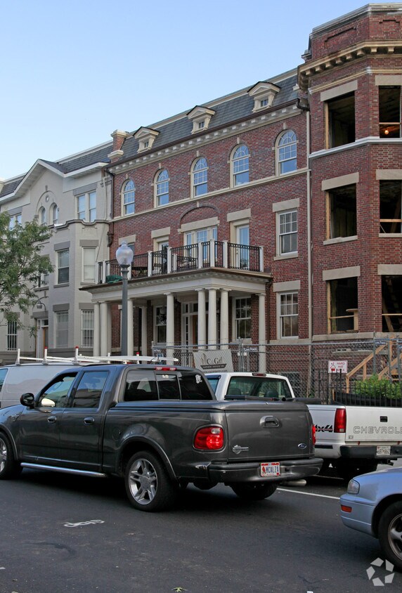 Building Photo - 1515 Park Rd NW