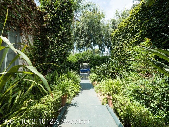 Foto del edificio - 1002-1012 N Sweetzer Ave