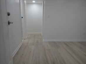 Building Photo - 663 E 94th St