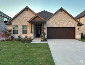 Building Photo - 2260 Valencia Dr