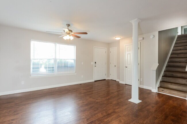 Foto del edificio - 6238 Tybalt Pl