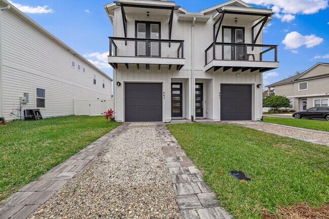 Foto del edificio - Gorgeous Jax Beach Townhouse for Rent - 4 Bedroms!