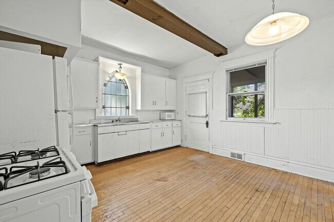 Foto del edificio - Freemont Duplex