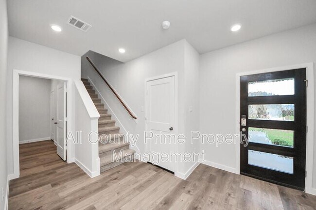 Building Photo - 32939 Silver Mdw Wy