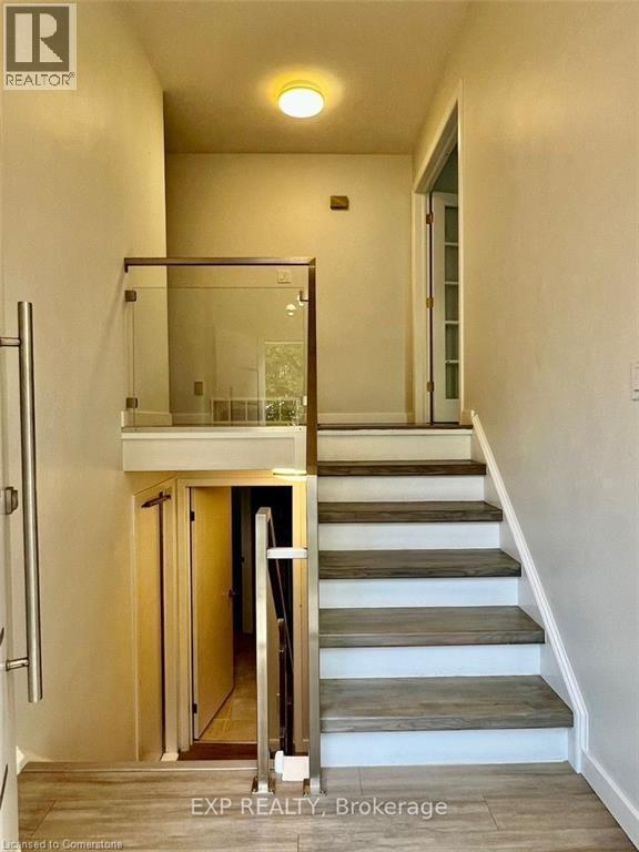 Building Photo - 213 Northlake Dr