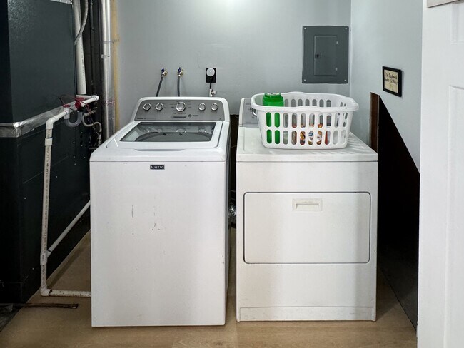 Foto del edificio - Cozy Basment/Lower Level Apartment