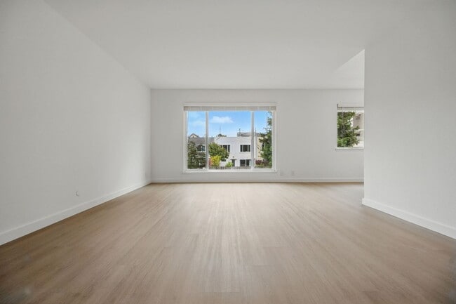 Building Photo - 774 9th Ave