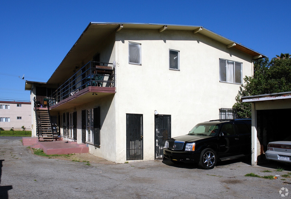 Building Photo - 710 N Market St