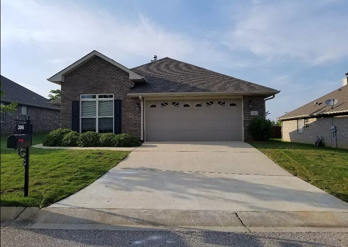 Building Photo - Home for Rent in Alabaster!  Available to ...