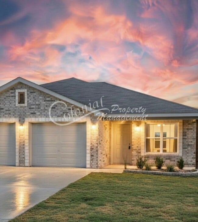 Building Photo - 803 Eastland Dr