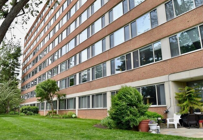 Foto del edificio - 1210 N Taft St