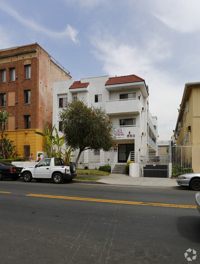 Primary Photo - 860 S Harvard Blvd