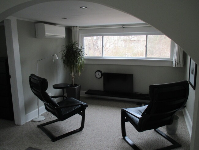 Building Photo - 254 Baird Cove Rd