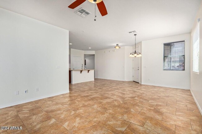 Building Photo - 2134 W Tallgrass Trail