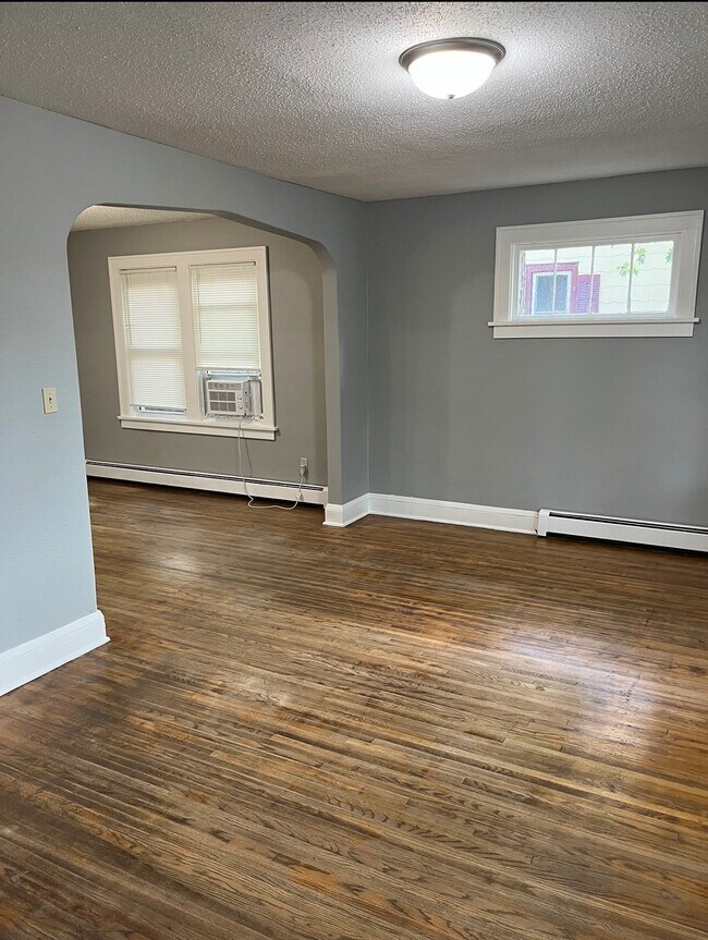 Foto del edificio - 1462 Carroll Ave