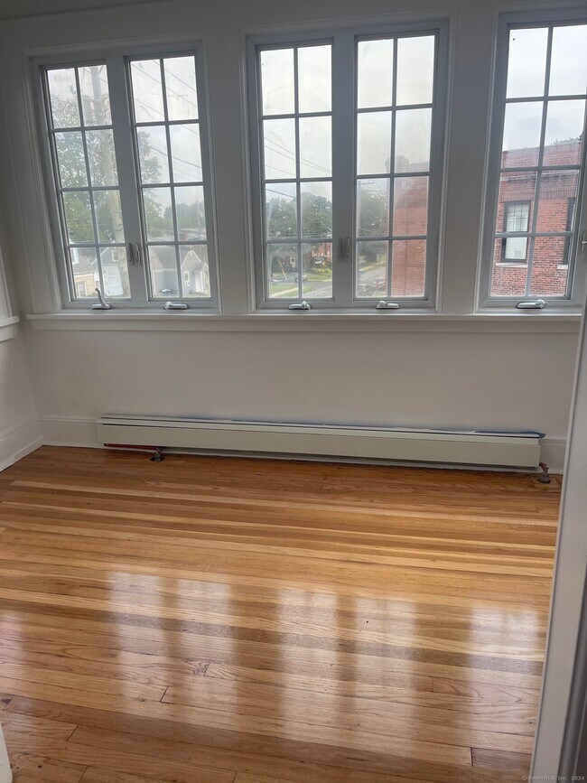 Foto del edificio - 293 Beechmont Ave