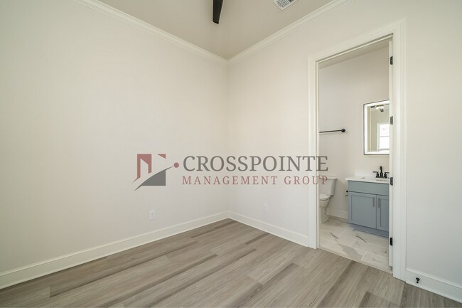 Foto del edificio - Luxury 3 bedroom, 3.5 Bath, 2 Car Garage Townhome- Fully Furnished!