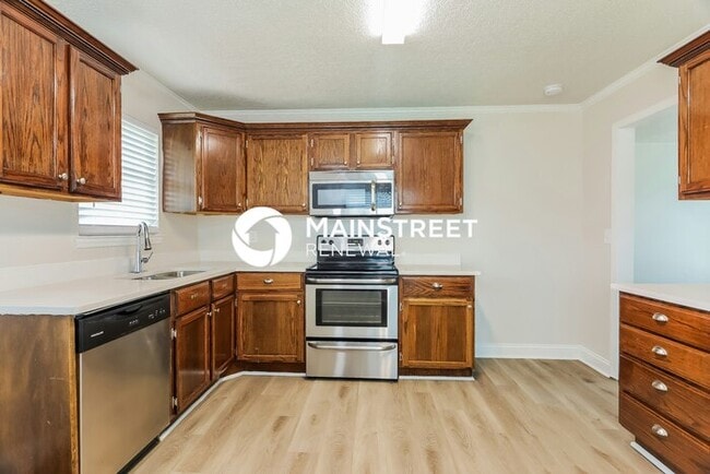 Building Photo - 5 Bedroom Pet-Friendly Home in TRUSSVILLE, AL with Main Street Renewal