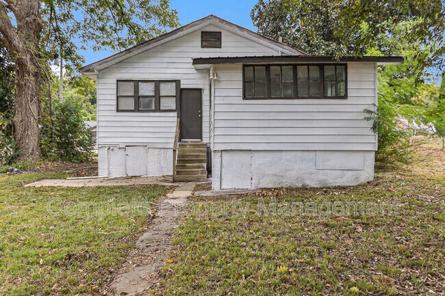 Building Photo - 528 Oregon Street