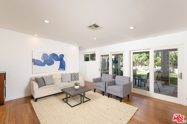 Building Photo - 13451 Friar St