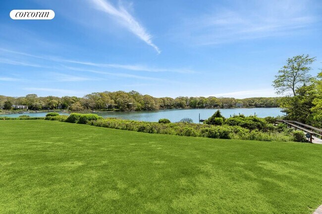 Building Photo - 400 Noyack Rd