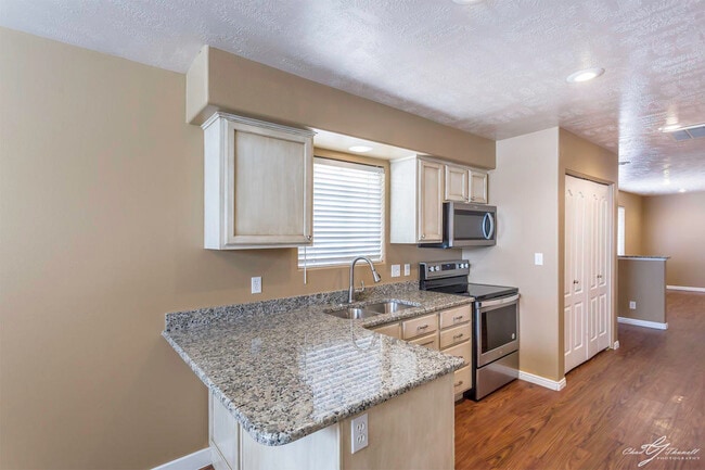 Building Photo - 2930 E 450 N