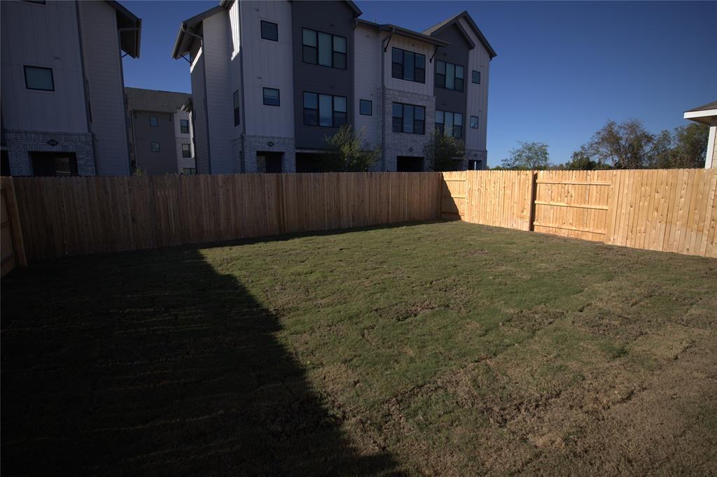 Building Photo - 13410 Riding Dr