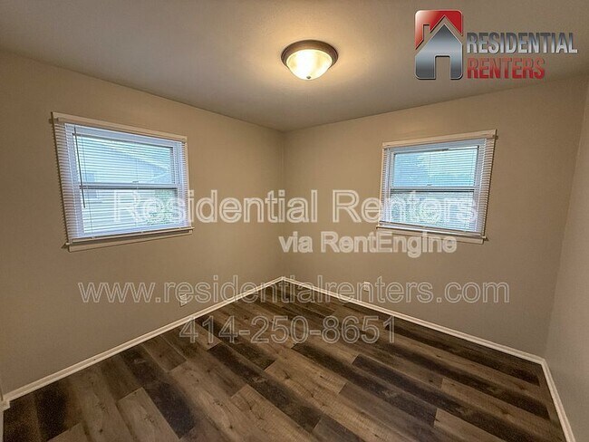 Foto del edificio - 5826 N 117th St
