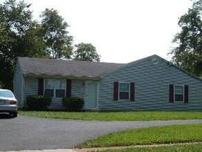 Building Photo - 2613 Old Forest Rd