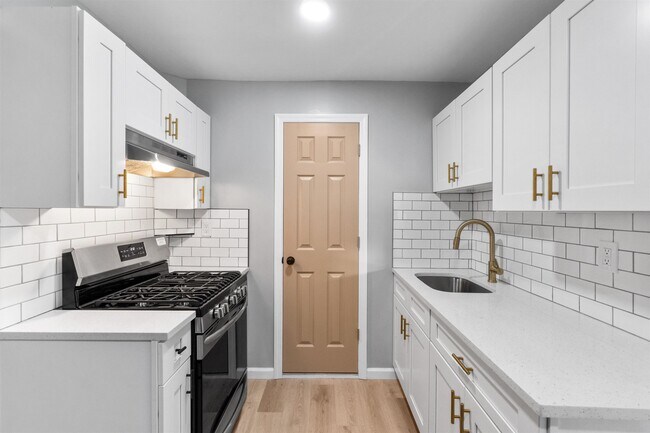 Foto del edificio - 98 W 32nd St