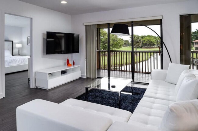 Building Photo - 653 Brackenwood Cove