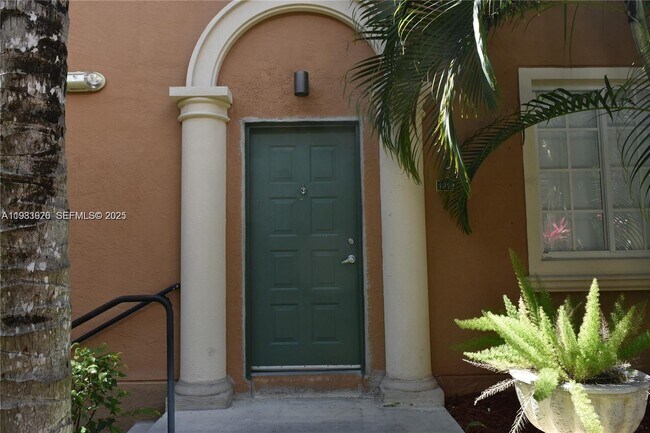 Foto del edificio - 2961 NE 185th St