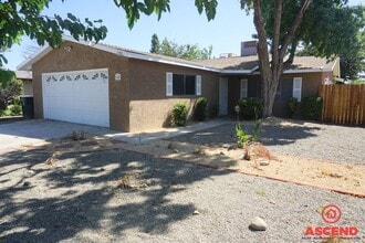 Building Photo - 648 Delfino Ln
