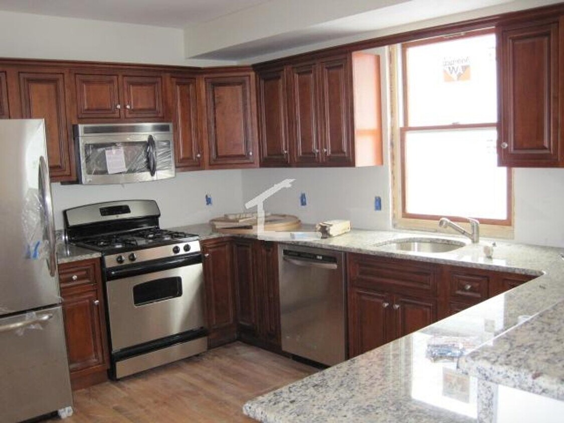 Foto principal - Steps from the T Stop, In-Unit Washer and ...
