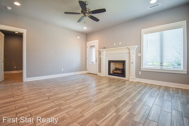 Foto del edificio - 4 br, 3.5 bath House - 628 N Malbec Rd