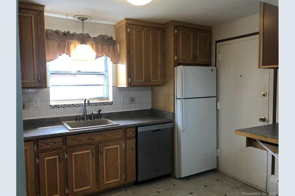 11 Colonial Dr Unit D, Rocky Hill, CT 06067 Condo for Rent in Rocky Hill, CT