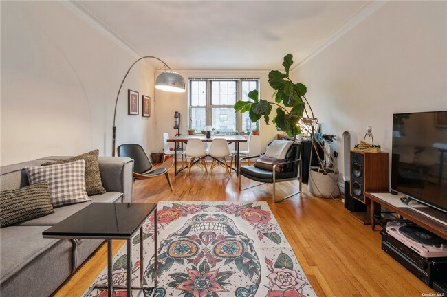 Building Photo - 68-37 108th St
