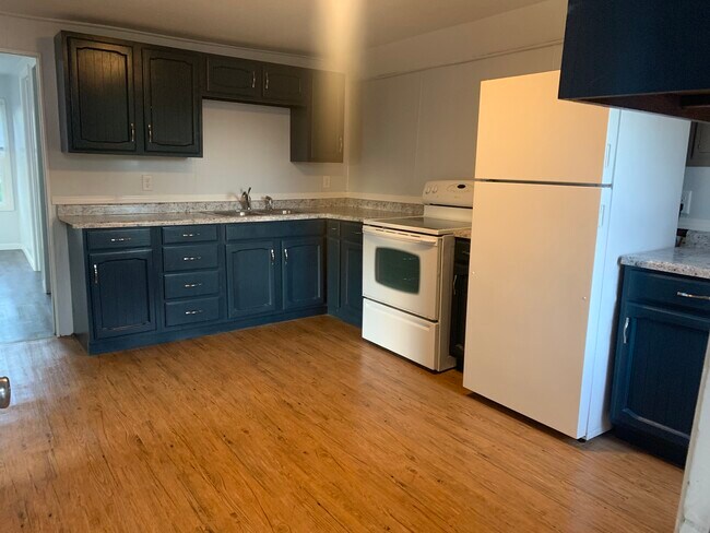 Cocina - 215 W Caledonia St