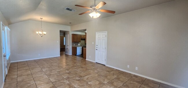 Building Photo - Lovely 2 Bed/2 Bath Duplex in Trimmier Est...
