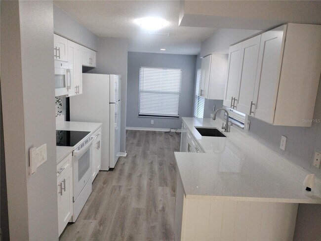 Building Photo - 725 Chilt Dr