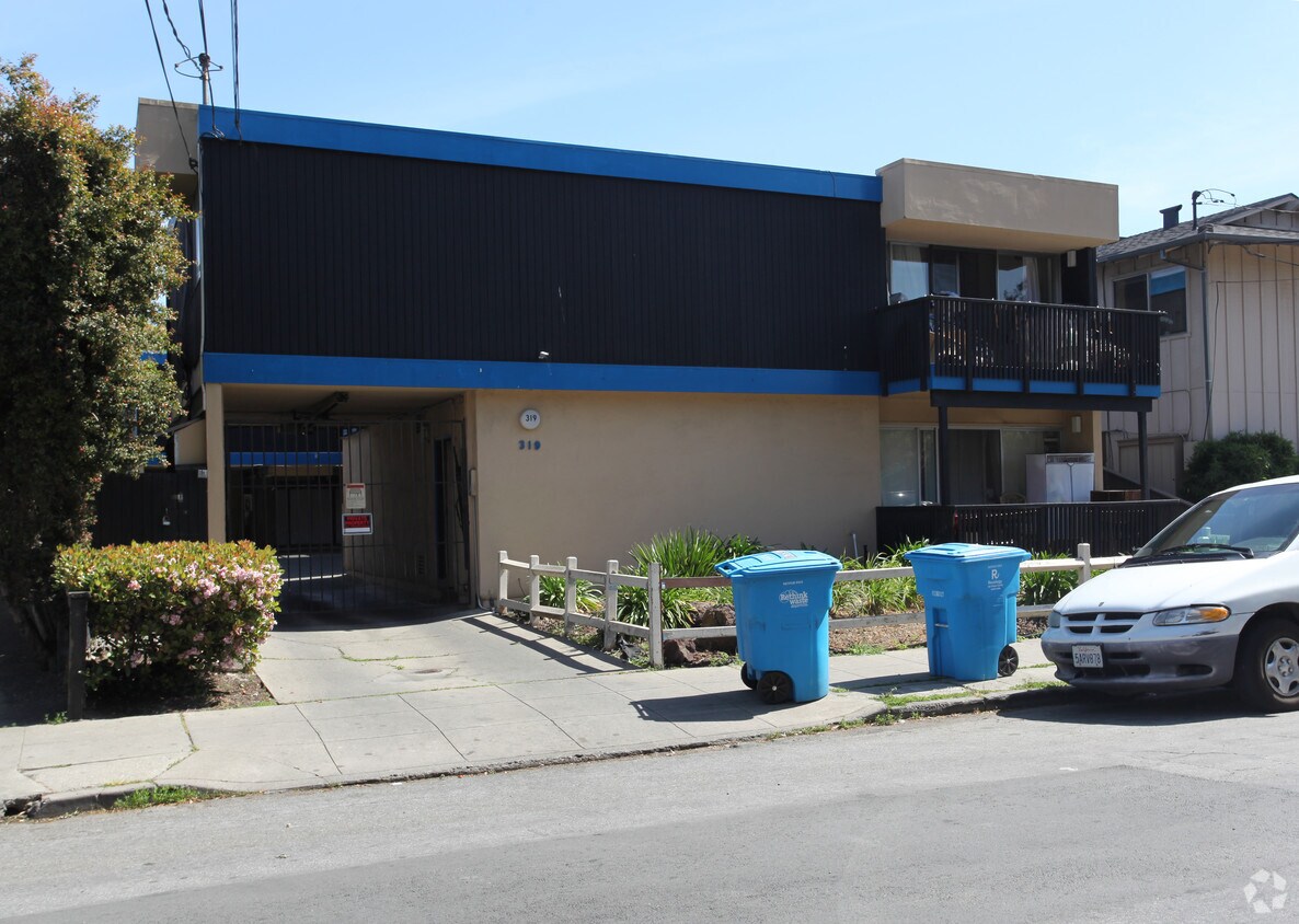 Building Photo - 319 Poplar Ave