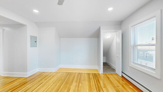 Foto del edificio - Avl 6/1 or sooner - Renovated 2BR in downt...