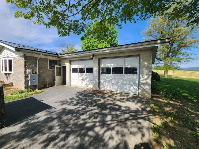 Building Photo - 4787 Lincoln Way West